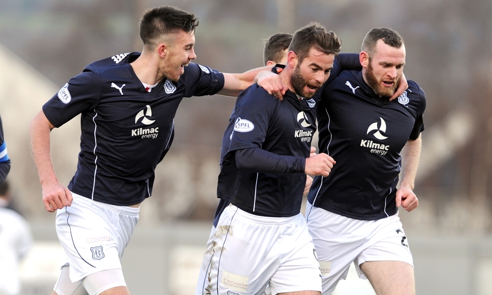 22/03/14 SCOTTISH CHAMPIONSHIP
DUMBARTON v DUNDEE
BET BUTLER STADIUM - DUMBARTON
Dundee's Peter MacDonald (centre) celebrates his goal with team-mate Craig Beattie (right) and Declan Gallagher