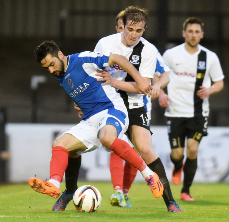 07/05/14 SCOTTISH CHAMPIONSHIP PLAY-OFF SEMI-FINAL
AYR UTD v COWDENBEATH
SOMERSET PARK - AYR
Cowdenbeath's Rory McKeown (left) is closed down by Anthony Marenghi