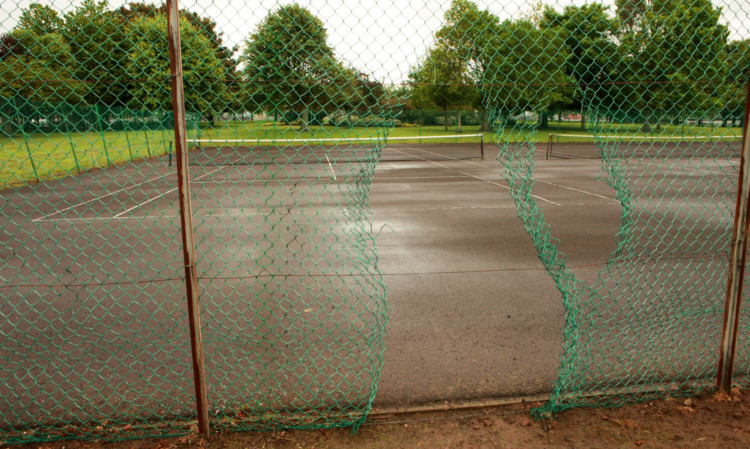 Plans to spend £141,000 to improve the tennis court facilities at Dawson Park will be discussed.