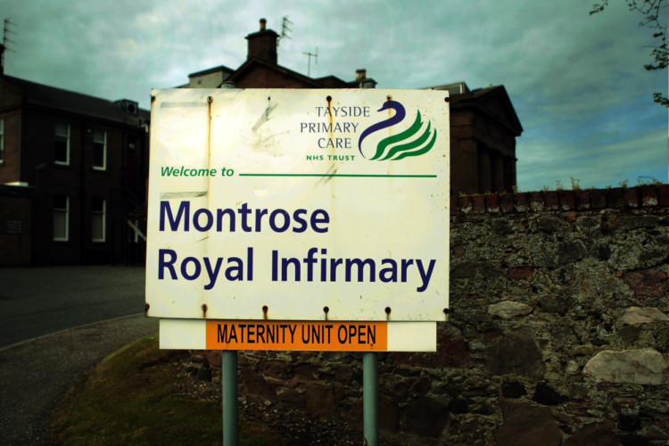 John Stevenson. Courier. 14/05/14. Angus. Montrose. Although Montrose Royal Infirmary is closed the Maternity Unit has remained open according to the sign.