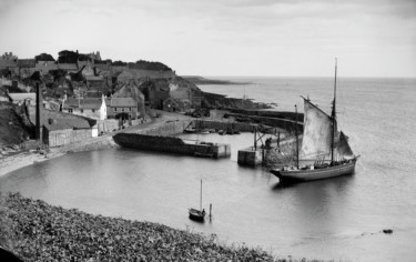 Gentleman photographer Erskine Beveridge travelled throughout Scoutland taking pictures of rural life between 1880 and 1919. A book of his word titled Wanderings With a Camera in Scotland has been published by the Royal Commission on the Ancient and Historical Monuments of Scotland. Crail Harbour.