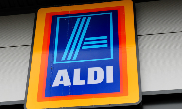 Three producers will supply Aldi with 2,500 Scottish reared and slaughtered chickens each week.