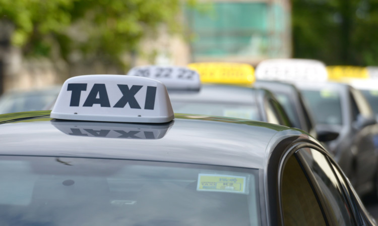 Kirkcaldy taxi drivers are complaining about late payments from the council.