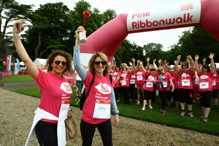 Hundreds of women gathered in the grounds of Scone Palace on Saturday for a record-breaking Scottish Pink Ribbonwalk. More than 750 walkers descended on the stunning venue for a very special 10th anniversary event to raise funds for Breast Cancer Care. Loose Women presetners Nadia Sawalha and Kaye Adams set the walkers on their way.