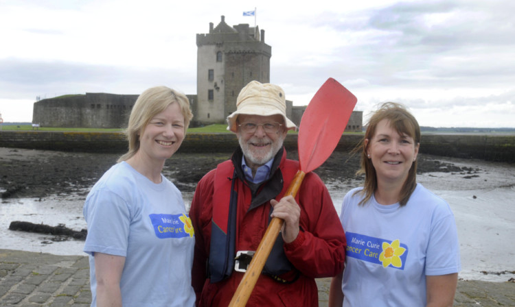 Judith Strachan, left, and Fran Beaton from Marie Curie welcomed David at Broughty Ferry.