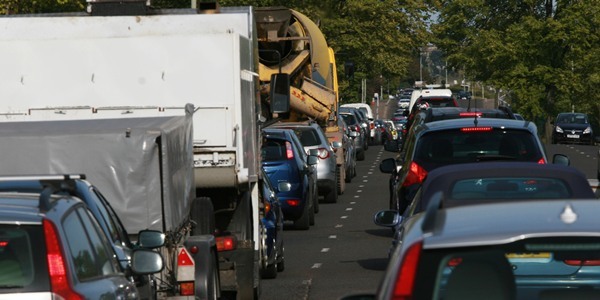 Kris Miller, Courier, 04/05/11. Traffic chaos. Picture today at Dundee Road West shows long queue's of traffic.