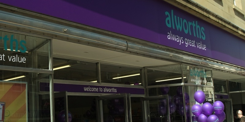 Alworths store opens in Crossgate, Cupar.    A busy scene outside the store.