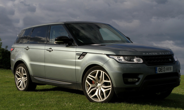 COURIER, DOUGIE NICOLSON, 03/06/14, FEATURES.
THIS PIC FOR JACK McKEOWN.
The Range Rover Sport at Broughty Ferry tonight, Tuesday 3rd June 2014.