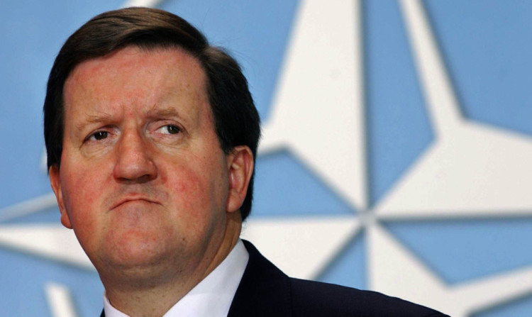 SNPs defence blueprint would see Scotland being guarded by a Dads Army, said former Nato secretary general Lord Robertson.