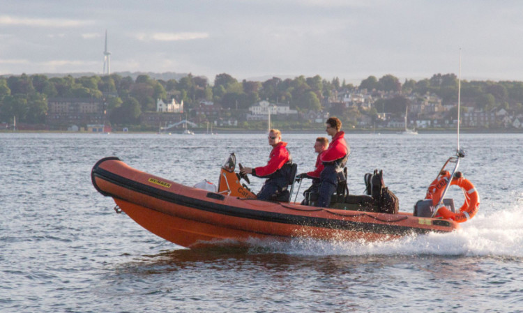 Taymaras Catalina on trial on the Tay.