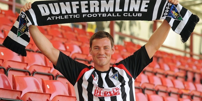 Andy Barrowman signs for Dunfermline