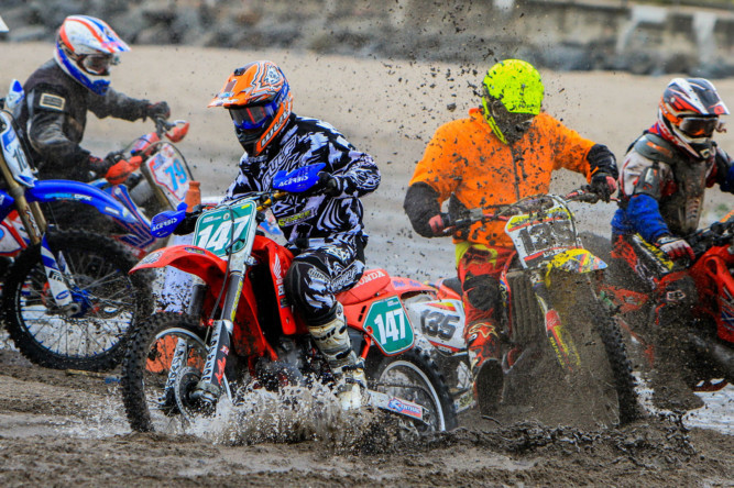 Thousands of people descended on Kirkcaldy as motorcycle racing hit top gear on the towns beach on August 16. Despite strong winds and drizzling rain, a crowd of around 3,000 braved the conditions to watch the action at the annual Kirkcaldy Sand Races.