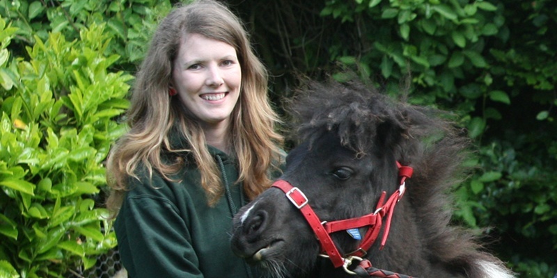 Steve MacDougall, Courier, Mountains Animal Sanctuary, Milton of Ogil, by Tannadice. New Appeal featuring rescued pony 'Dayzee the Falabella foal'. Pictured, left to right is Natasha Masson (Horse Groom at the Sanctuary), 'Dayzee', and some children from Tannadice Primary School, Sandy Mather (Primary 2), Lewis Simpson (Primary 1), Sophie Ogilvie (Primary 1) and Katie Anderson (Primary 1).