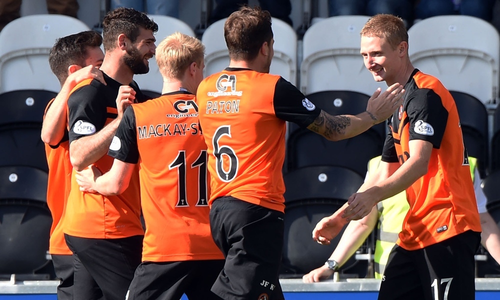 30/08/14 SCOTTISH PREMIERSHIP
SAINT MIRREN PARK - PAISLEY
ST MIRREN v DUNDEE UNITED
Dundee united's Chris Erskine (right) celebrates with team-mates after opening up the scoring against St Mirren