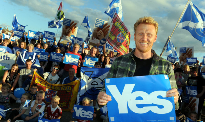 Actor Kevin McKidd is one of those who has come home to Scotland to witness the referendum.