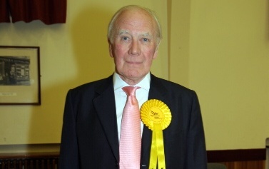 Menzies Campbell wins Cupar seat