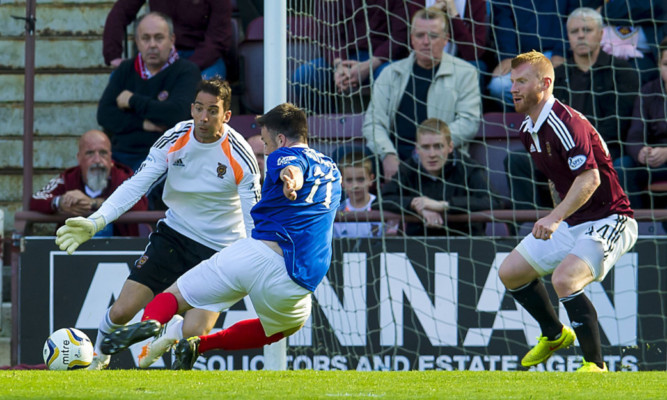 Cowdenbeaths Calum Gallagher drills home his sides equaliser.