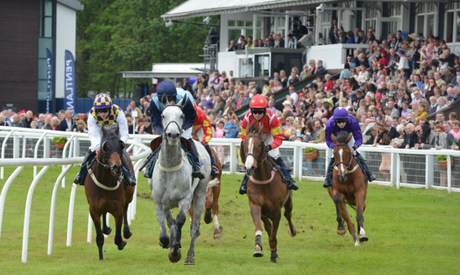 Thousands of spectators are expected to turn out for the Glorious Finale at Perth Racecourse.