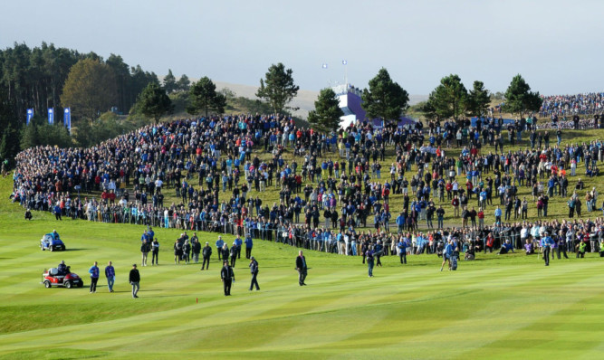 Huge galleries watching the first-day action.