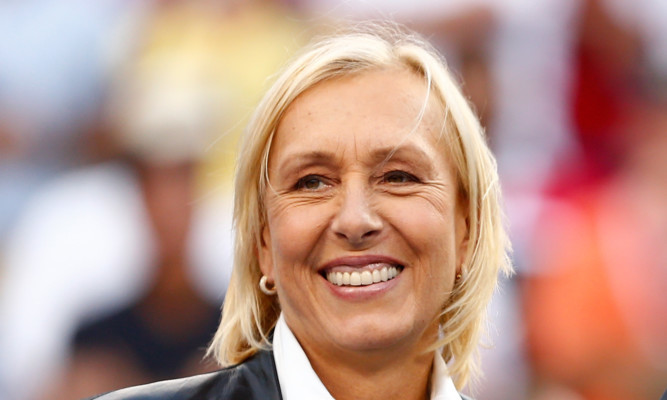 Martina Navratilova is supporting Arbroath Tennis Clubbid to raise cash to redevelop its courts.