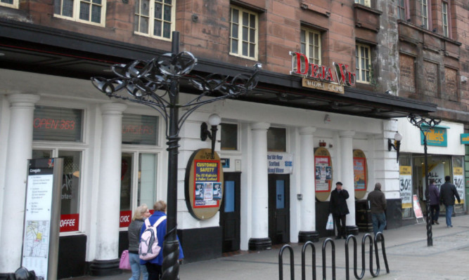 Jimmy Marr has failed in a bid to extend the opening hours of Déjà Vu nightclub.