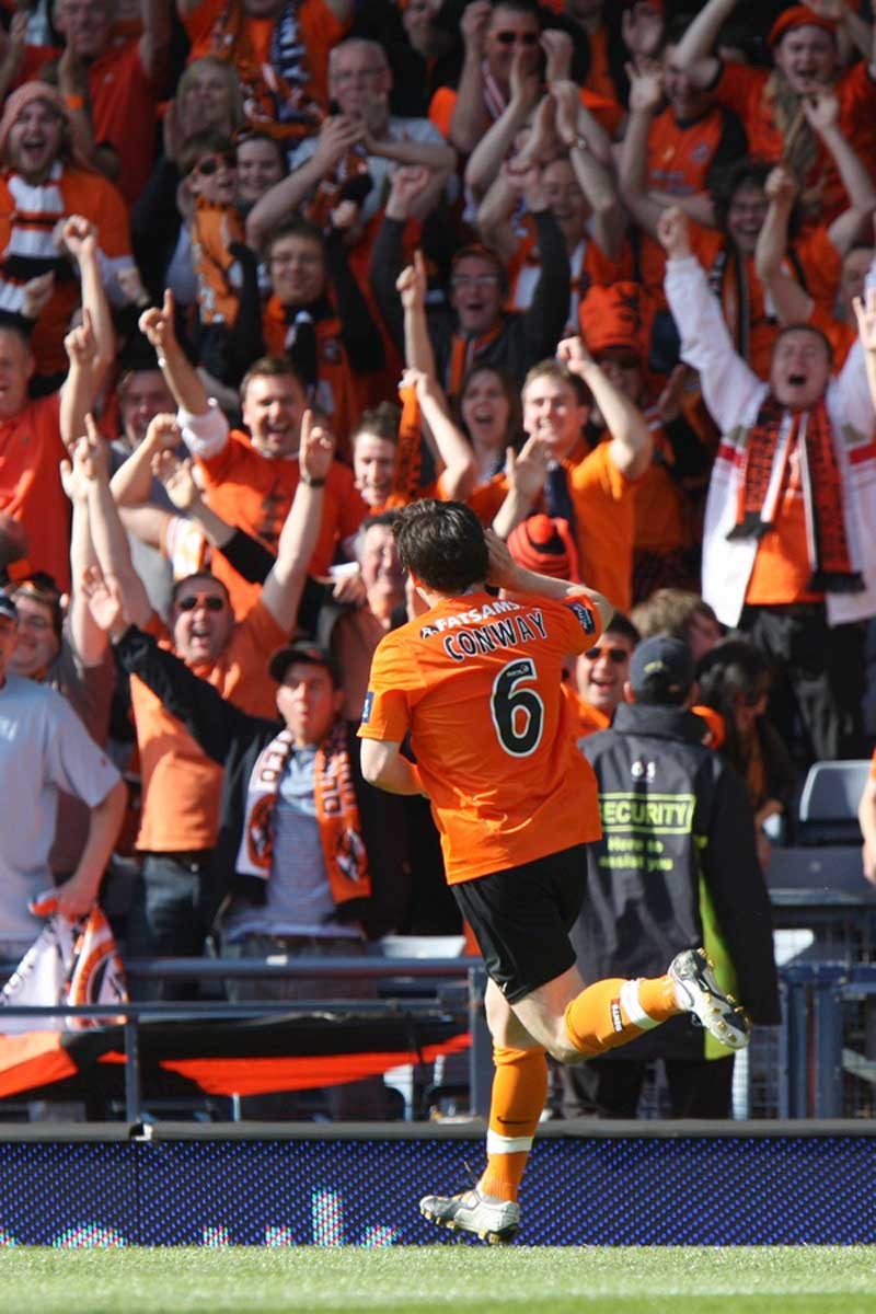 Kris Miller, Courier, 15/05/10, Sport.
Active Nation Scottish Cup Final, Hampden Park. 

Dundee United V Ross County.

Action from the first half.
Conway celebrates.