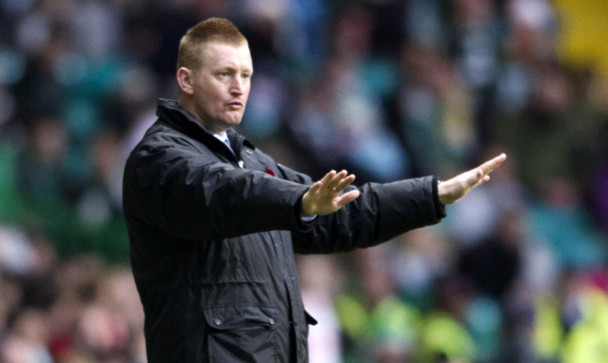 11/11/12 CLYDESDALE BANK PREMIER LEAGUE
CELTIC v ST JOHNSTONE (1-1)
CELTIC PARK - GLASGOW
St Johnstone manager Steve Lomas urges his side to keep their focus.