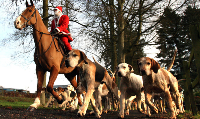 Scenes from the hunt near Cupar.