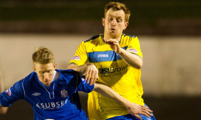 Liam Craig (right) believes Saints can bridge the seven-point gap.