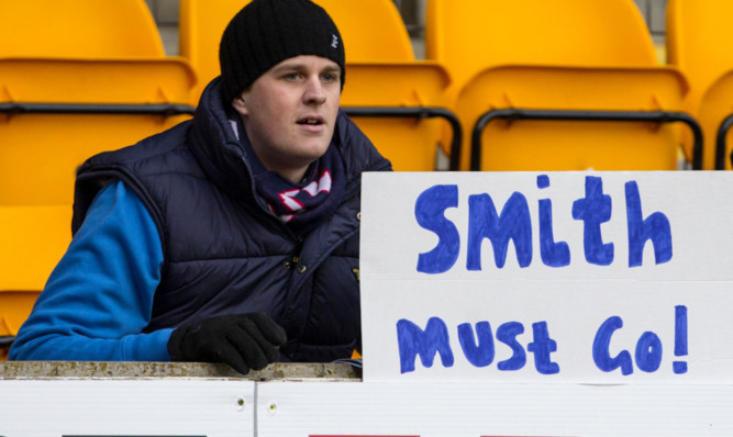 One Dundee supporter makes his position clear.