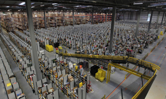 Online retailer Amazon, which has a major site at Dunfermline, is creating 13,000 part-time jobs to cope with the festive rush.