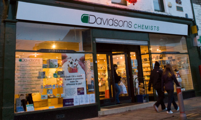 Davidsons is planning to close its distribution and warehousing operation in Blairgowrie.