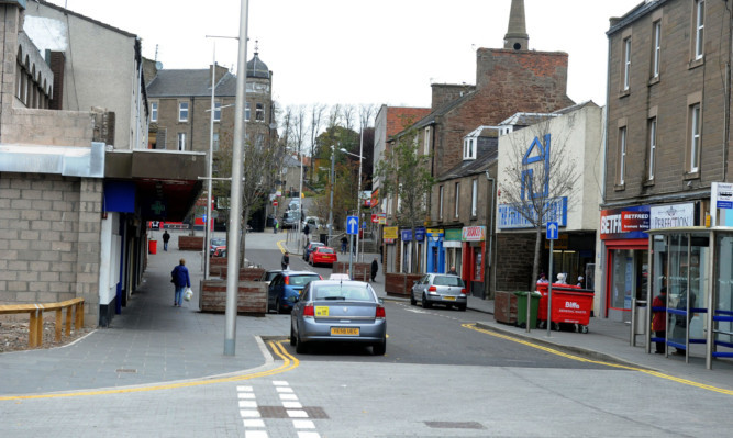 Road layout changes in Lochee have led to complaints.