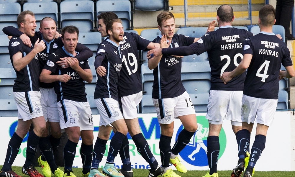 25/10/14 SCOTTISH PREMIERSHIP
DUNDEE v HAMILTON (2-0)
DENS PARK - DUNDEE
The dundee players go wild after Greg Stewart (3rd right) doubled their lead
