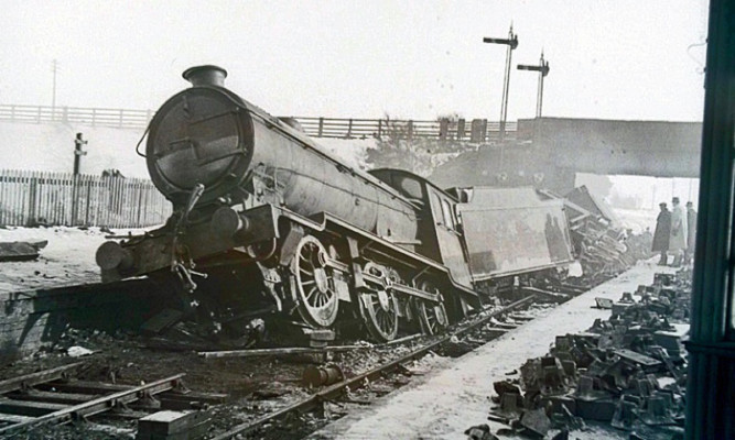 The photo of the 1947 Mawcarse junction derailment.