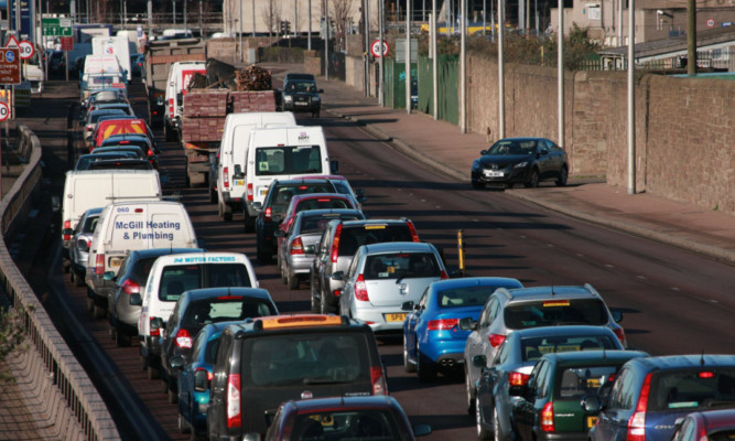 Work on the Dundee waterfront is causing traffic problems.