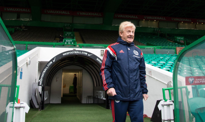 Gordon Strachan is back in familar surroundings, but doesn't want the Irish too feel too at home.