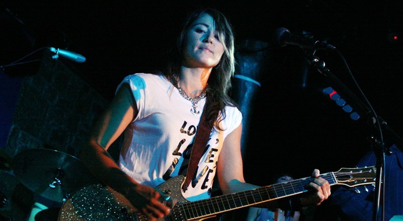 KT Tunstall on stage at Fat Sam's, Dundee.