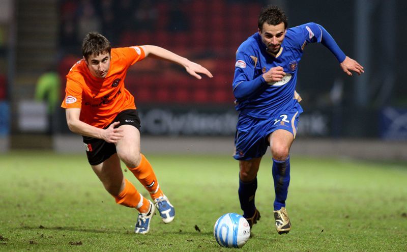 Football, St Johnstone v Dundee United.      Pictured, Greg Cameron (DU) and Filipe Morais (Saints).