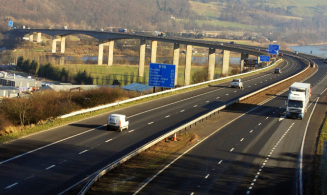 Work is to restart on the Friarton Bridge, forcing restrictions and a temporary closure.