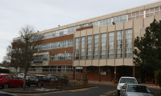 Fife College is to withdraw from the former home of  Elmwood College.