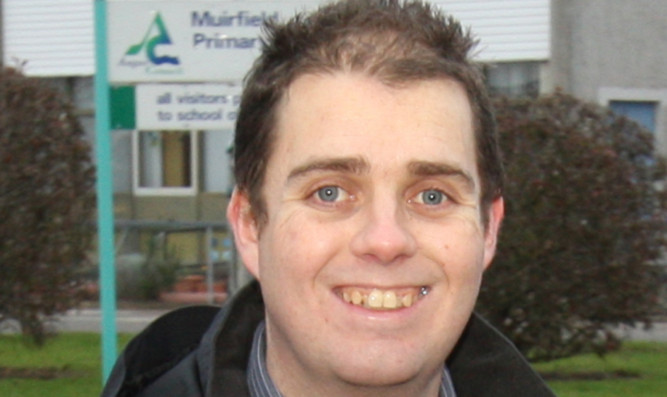 Ewan Smith campaigned against the merger of Timmergreens and Muirfield primary schools.