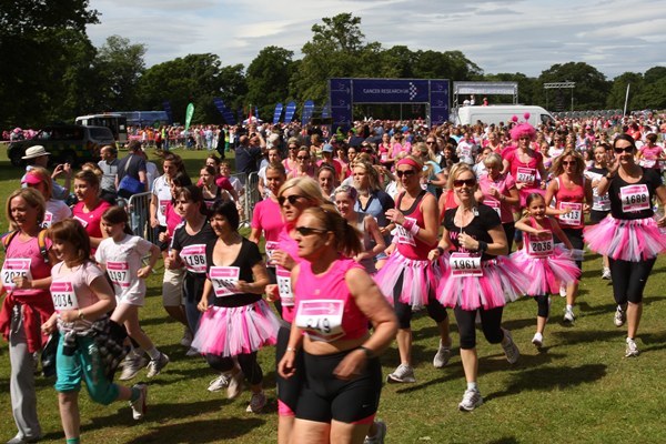 Kris Miller, Courier, 20/06/10, News. Picture today at Race for Life event, Camperdown Park, Dundee. Runners and walkers enjoyed a fun filled atmosphere and glorious weather for the Sunday event. Pic shows the runners setting off on the 5k course.