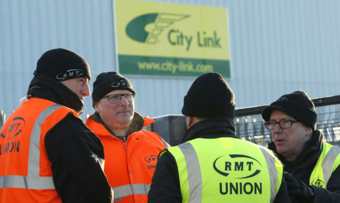 The RMT claimed a fire sale of the remaining assets of City Link is under way.
