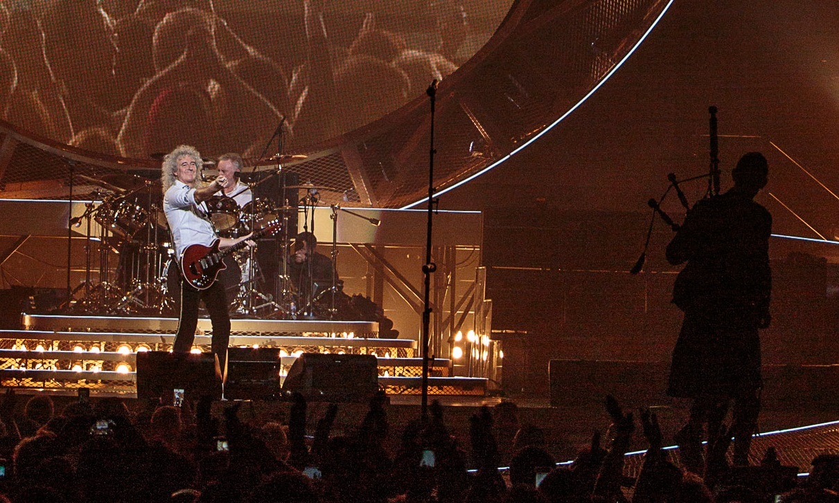 Brian May acknowledges Craig to the audience as he leaves the stage. Pic: ASM Media & PR