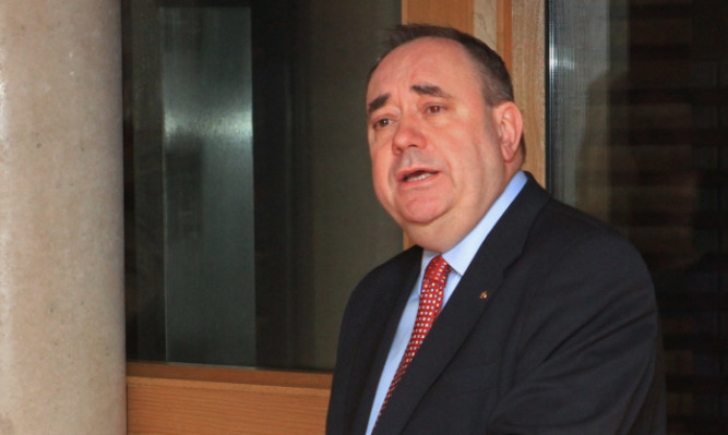 The SNP are challenging the Prime Minister to take on Alex Salmond in a TV debate.