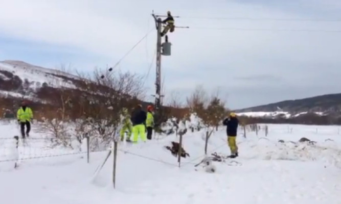 Engineers working to restore electricity on Arran.
