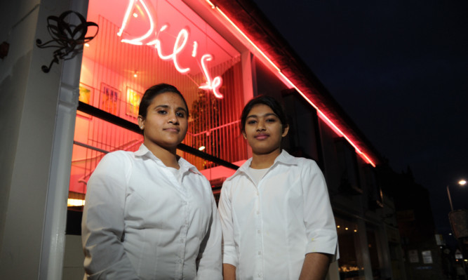 Restaurant staff Najmin Akter Vrmi and Tamanna Akther Supti who had to deal with the situation.