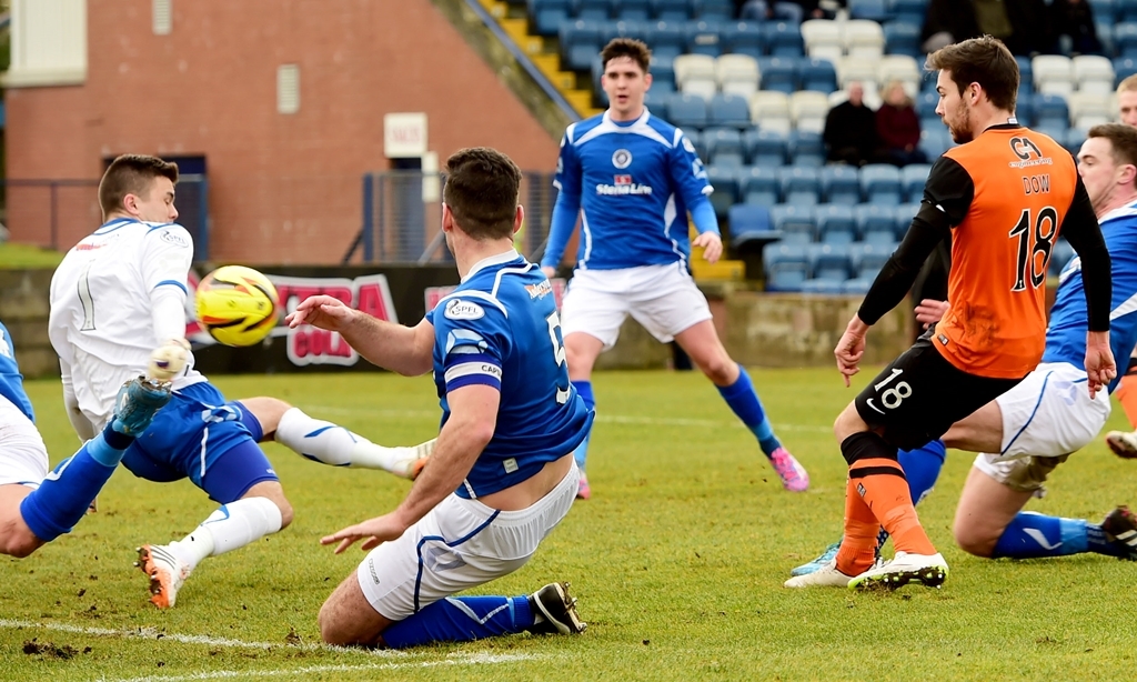 08/02/15 WILLIAM HILL SCOTTISH CUP FIFTH ROUND
STRANRAER V DUNDEE UTD
STAIR PARK - STRANRAER
Ryan Dow scores his side's second of the game in Stranraer.