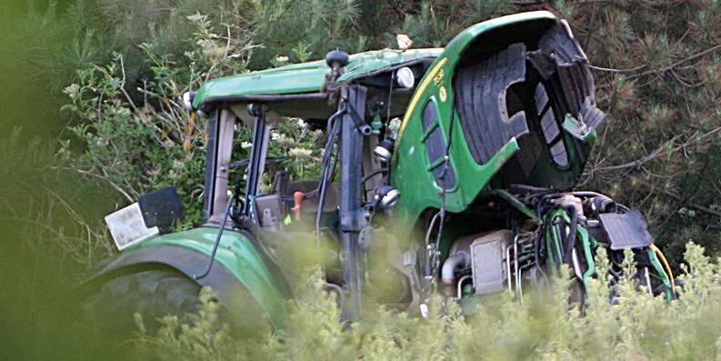 Kim Cessford, Courier - 05.07.10 - the tractor at the fatal tractor accident, Pitlowie House, Glendoick, Glencarse, Perth